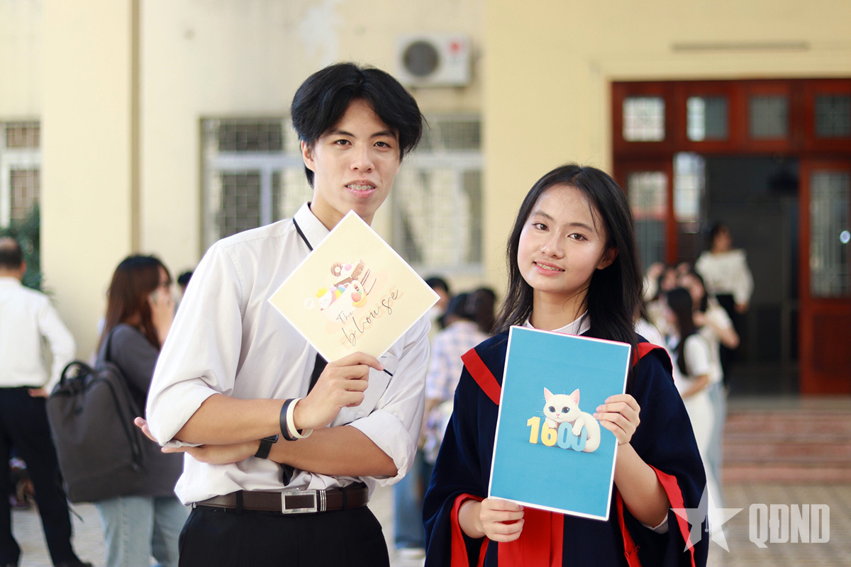 Sinh viên Đại học Bách Khoa Hà Nội mở lớp học SAT miễn phí